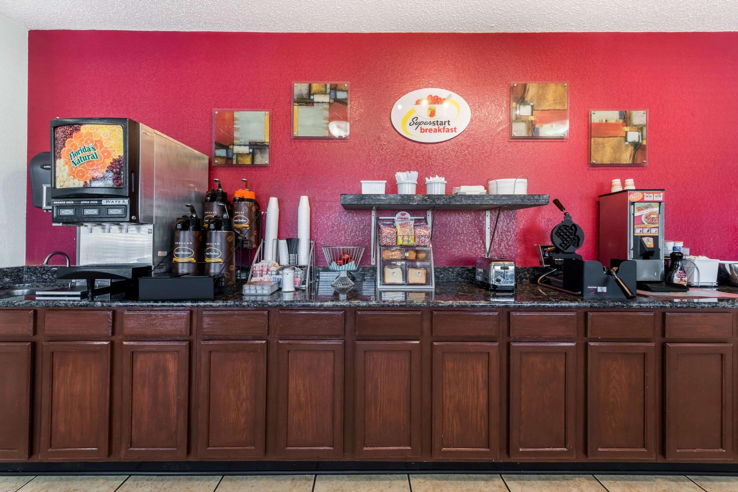 韦科/购物中心面积速8酒店 外观 照片